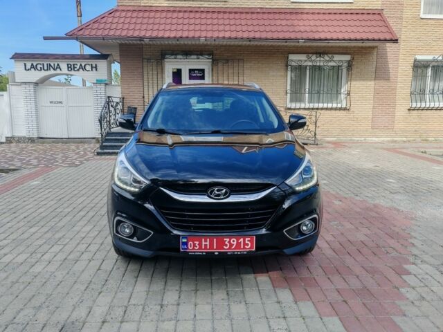 Черный Хендай их35, объемом двигателя 2 л и пробегом 203 тыс. км за 13900 $, фото 1 на Automoto.ua
