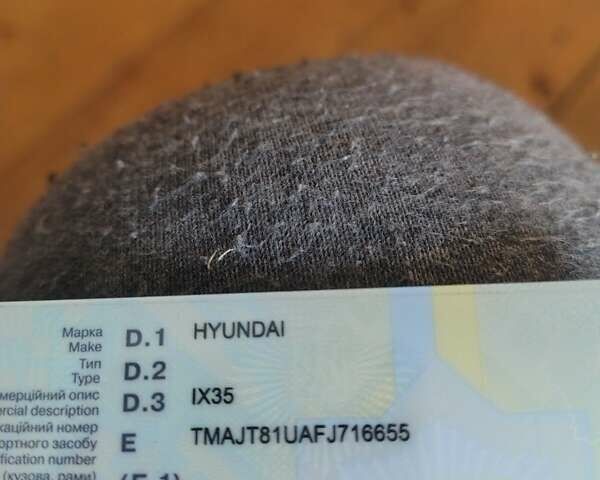 Черный Хендай их35, объемом двигателя 1.7 л и пробегом 165 тыс. км за 15250 $, фото 1 на Automoto.ua