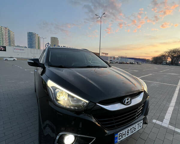 Черный Хендай их35, объемом двигателя 2 л и пробегом 179 тыс. км за 16500 $, фото 1 на Automoto.ua