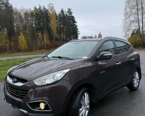 Коричневый Хендай их35, объемом двигателя 0 л и пробегом 193 тыс. км за 6910 $, фото 1 на Automoto.ua