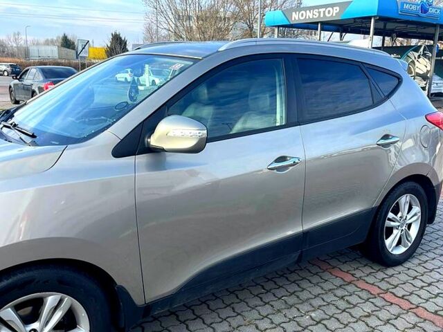 Хендай их35, объемом двигателя 2 л и пробегом 380 тыс. км за 5900 $, фото 1 на Automoto.ua