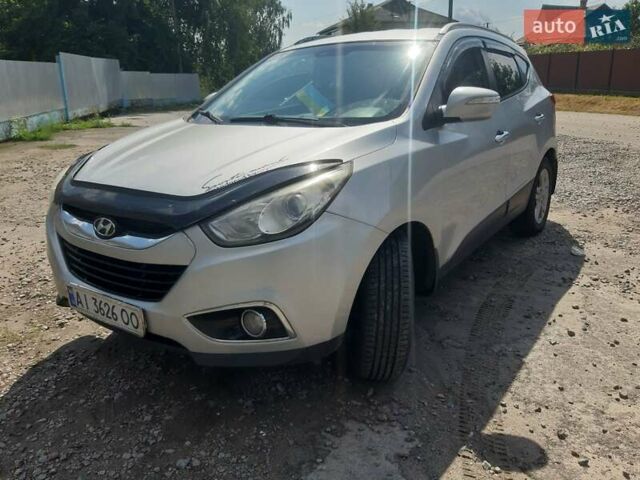 Серый Хендай их35, объемом двигателя 2 л и пробегом 442 тыс. км за 9250 $, фото 1 на Automoto.ua