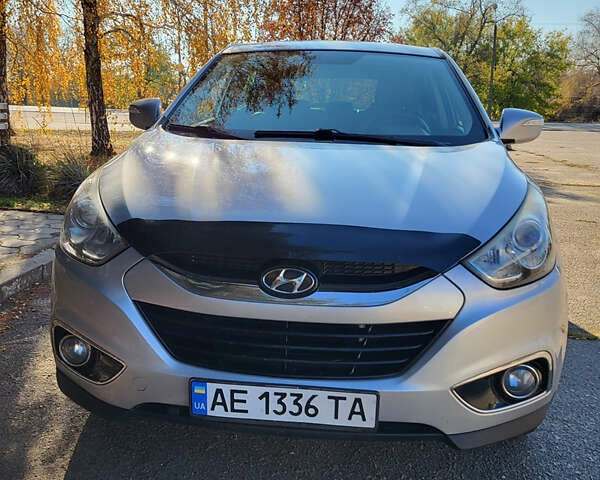 Серый Хендай их35, объемом двигателя 2 л и пробегом 264 тыс. км за 11700 $, фото 1 на Automoto.ua