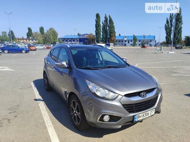 Серый Хендай их35, объемом двигателя 2.01 л и пробегом 227 тыс. км за 14500 $, фото 1 на Automoto.ua