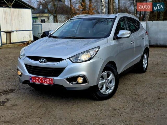 Серый Хендай их35, объемом двигателя 1.7 л и пробегом 186 тыс. км за 11700 $, фото 1 на Automoto.ua