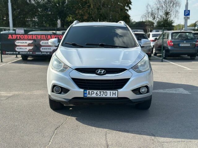 Серый Хендай их35, объемом двигателя 2 л и пробегом 192 тыс. км за 11499 $, фото 1 на Automoto.ua