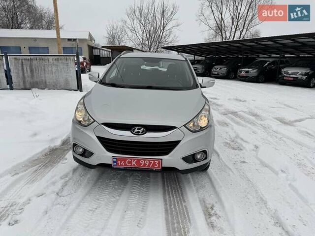 Серый Хендай их35, объемом двигателя 1.7 л и пробегом 253 тыс. км за 10999 $, фото 1 на Automoto.ua