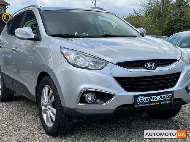 Серый Хендай их35, объемом двигателя 2 л и пробегом 192 тыс. км за 12999 $, фото 1 на Automoto.ua