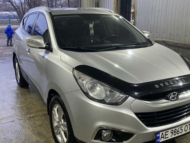 Серый Хендай их35, объемом двигателя 2 л и пробегом 3 тыс. км за 12500 $, фото 1 на Automoto.ua