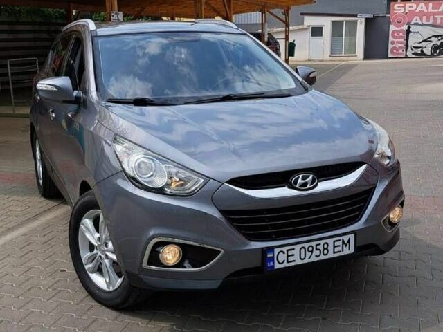 Серый Хендай их35, объемом двигателя 2 л и пробегом 198 тыс. км за 15000 $, фото 1 на Automoto.ua