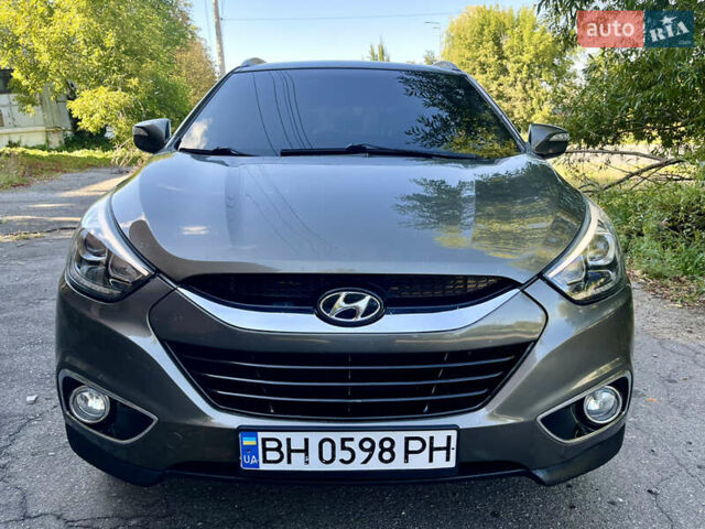 Зеленый Хендай их35, объемом двигателя 2 л и пробегом 185 тыс. км за 10500 $, фото 1 на Automoto.ua