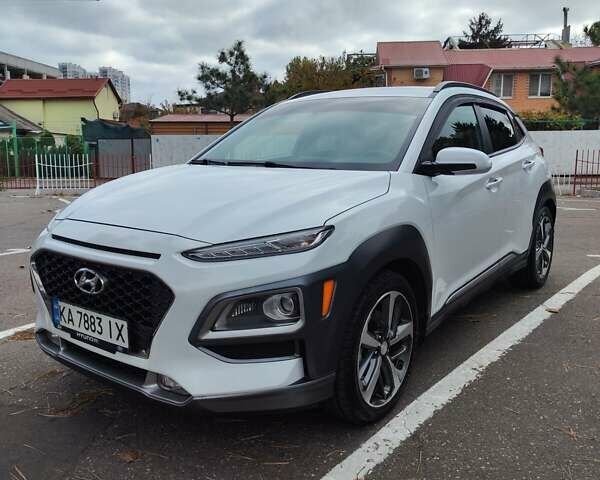 Белый Хендай Kona, объемом двигателя 1.59 л и пробегом 100 тыс. км за 18800 $, фото 1 на Automoto.ua