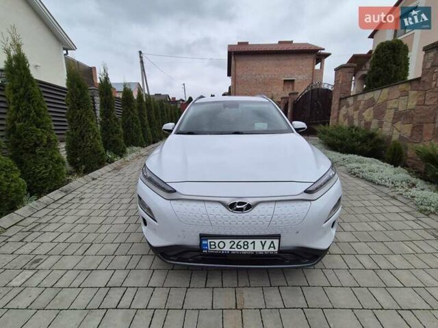 Белый Хендай Kona, объемом двигателя 0 л и пробегом 179 тыс. км за 17000 $, фото 1 на Automoto.ua
