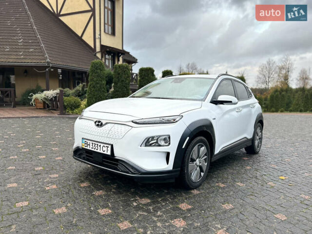 Белый Хендай Kona, объемом двигателя 0 л и пробегом 126 тыс. км за 16999 $, фото 1 на Automoto.ua