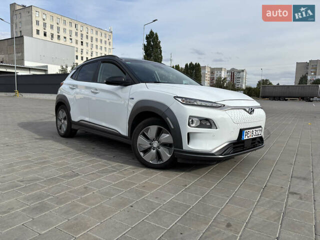 Білий Хендай Kona, об'ємом двигуна 0 л та пробігом 99 тис. км за 18071 $, фото 1 на Automoto.ua