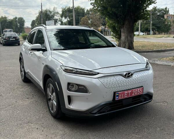 Білий Хендай Kona, об'ємом двигуна 0 л та пробігом 81 тис. км за 15200 $, фото 1 на Automoto.ua