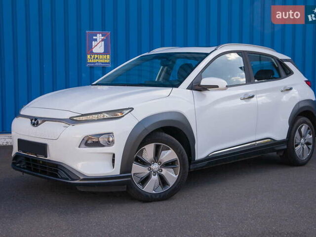 Белый Хендай Kona, объемом двигателя 0 л и пробегом 26 тыс. км за 17900 $, фото 1 на Automoto.ua