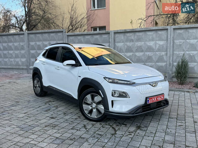 Білий Хендай Kona, об'ємом двигуна 0 л та пробігом 112 тис. км за 16499 $, фото 1 на Automoto.ua