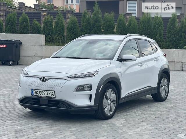 Білий Хендай Kona, об'ємом двигуна 0 л та пробігом 15 тис. км за 27500 $, фото 1 на Automoto.ua