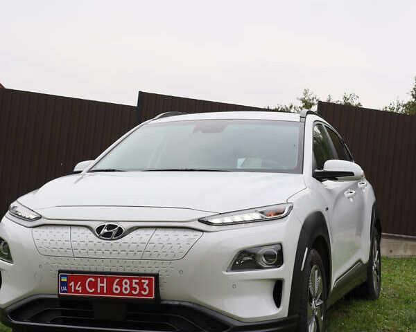 Белый Хендай Kona, объемом двигателя 0 л и пробегом 64 тыс. км за 19999 $, фото 1 на Automoto.ua