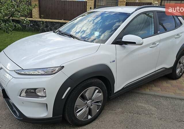 Білий Хендай Kona, об'ємом двигуна 0 л та пробігом 43 тис. км за 18350 $, фото 1 на Automoto.ua