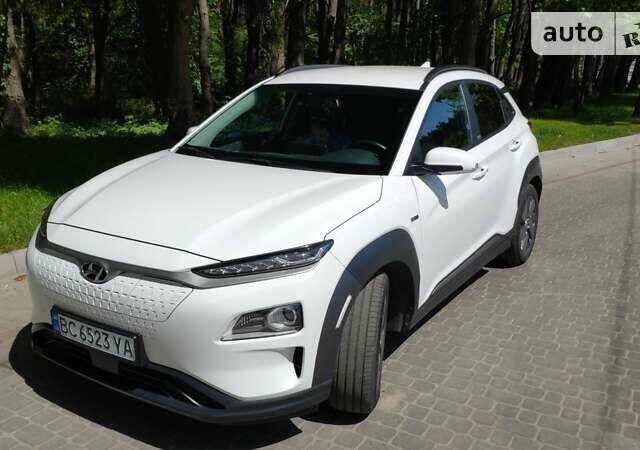 Белый Хендай Kona, объемом двигателя 0 л и пробегом 54 тыс. км за 20300 $, фото 1 на Automoto.ua