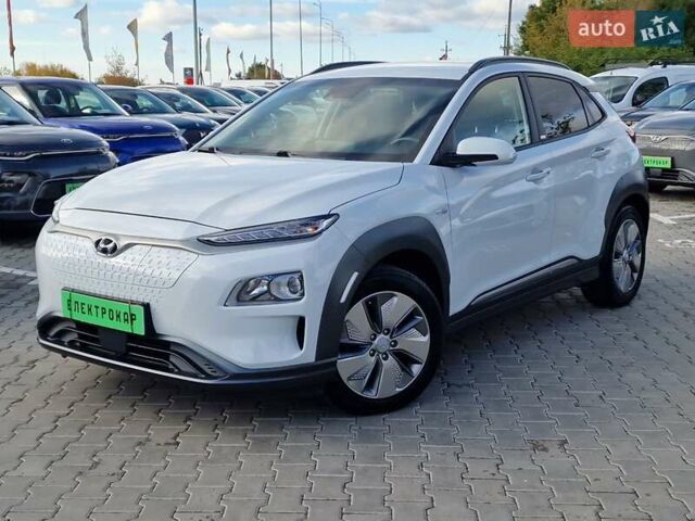 Белый Хендай Kona, объемом двигателя 0 л и пробегом 70 тыс. км за 16500 $, фото 1 на Automoto.ua