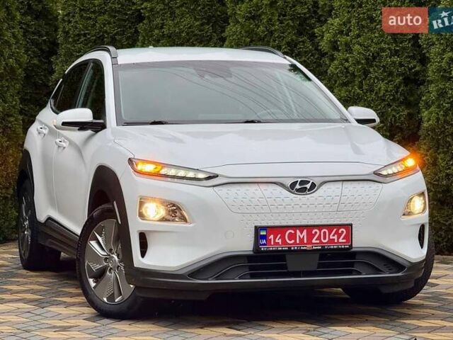 Белый Хендай Kona, объемом двигателя 0 л и пробегом 70 тыс. км за 17700 $, фото 1 на Automoto.ua