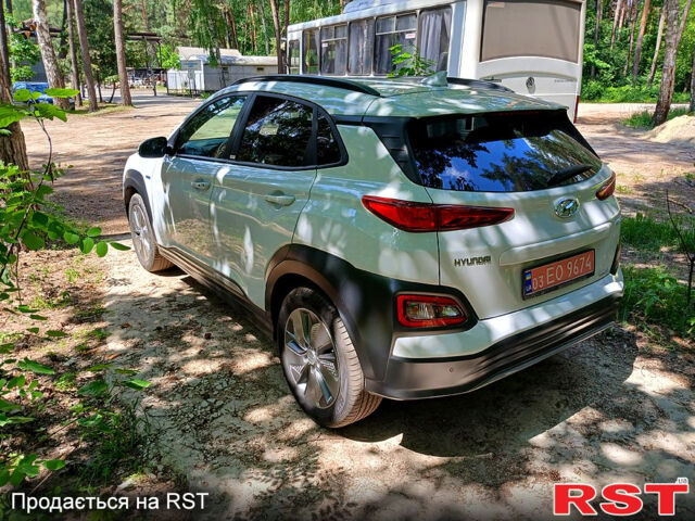 Белый Хендай Kona, объемом двигателя 0.15 л и пробегом 85 тыс. км за 15700 $, фото 1 на Automoto.ua