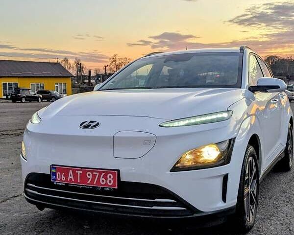 Білий Хендай Kona, об'ємом двигуна 0 л та пробігом 79 тис. км за 16950 $, фото 1 на Automoto.ua