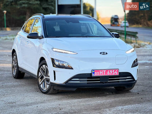 Белый Хендай Kona, объемом двигателя 0 л и пробегом 148 тыс. км за 18500 $, фото 1 на Automoto.ua