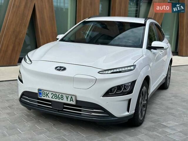 Белый Хендай Kona, объемом двигателя 0 л и пробегом 72 тыс. км за 16700 $, фото 1 на Automoto.ua
