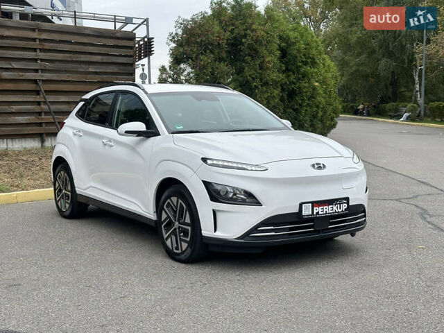Білий Хендай Kona, об'ємом двигуна 0 л та пробігом 27 тис. км за 17499 $, фото 1 на Automoto.ua