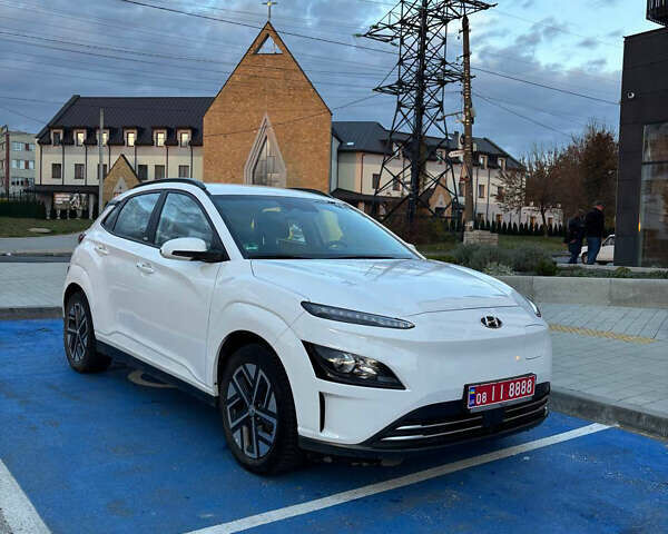 Белый Хендай Kona, объемом двигателя 0 л и пробегом 38 тыс. км за 15599 $, фото 1 на Automoto.ua