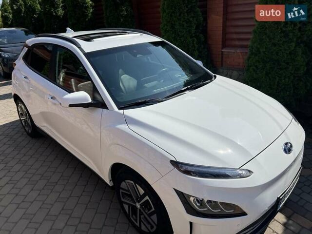 Белый Хендай Kona, объемом двигателя 0 л и пробегом 60 тыс. км за 22800 $, фото 1 на Automoto.ua