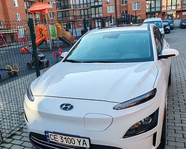 Белый Хендай Kona, объемом двигателя 0 л и пробегом 27 тыс. км за 20998 $, фото 1 на Automoto.ua