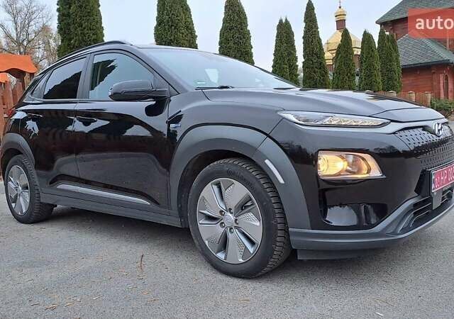 Черный Хендай Kona, объемом двигателя 0 л и пробегом 102 тыс. км за 17999 $, фото 1 на Automoto.ua