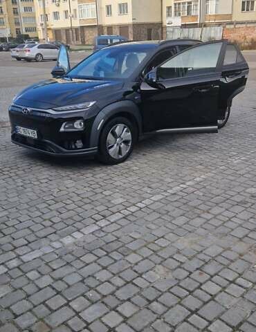 Черный Хендай Kona, объемом двигателя 0 л и пробегом 49 тыс. км за 17699 $, фото 1 на Automoto.ua