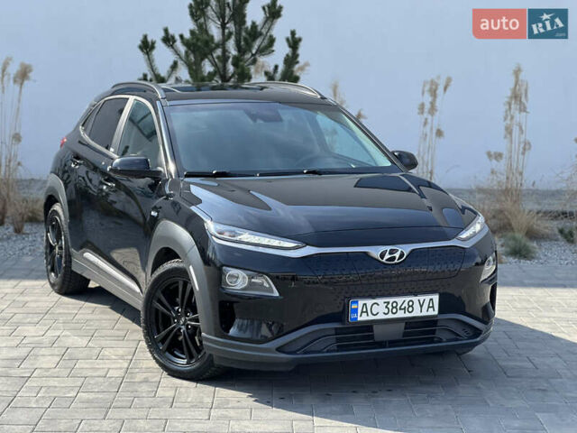 Чорний Хендай Kona, об'ємом двигуна 0 л та пробігом 100 тис. км за 16999 $, фото 1 на Automoto.ua