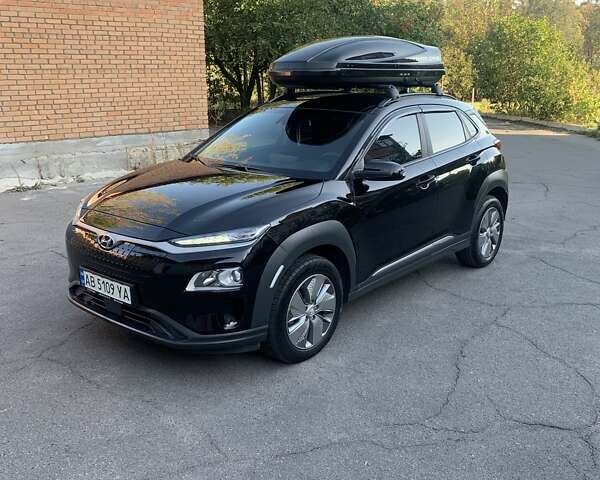 Черный Хендай Kona, объемом двигателя 0 л и пробегом 105 тыс. км за 19000 $, фото 1 на Automoto.ua