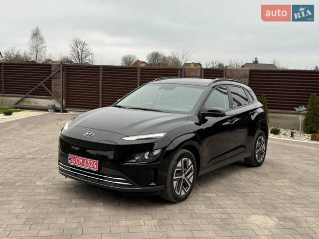 Черный Хендай Kona, объемом двигателя 0 л и пробегом 64 тыс. км за 17500 $, фото 1 на Automoto.ua