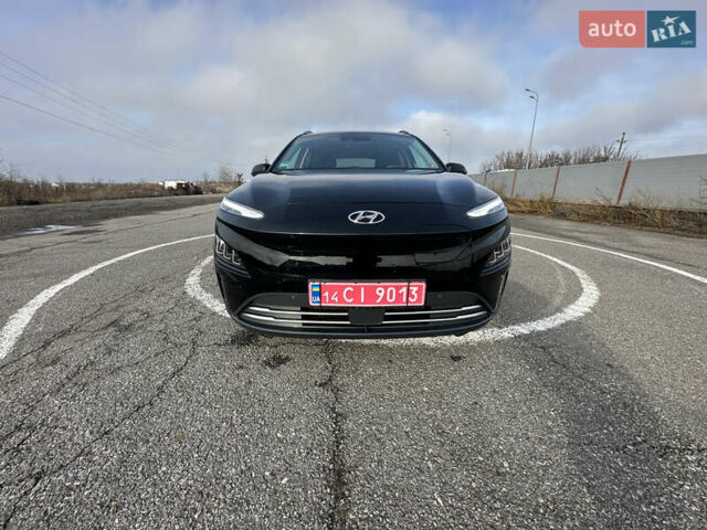 Черный Хендай Kona, объемом двигателя 0 л и пробегом 61 тыс. км за 18100 $, фото 1 на Automoto.ua