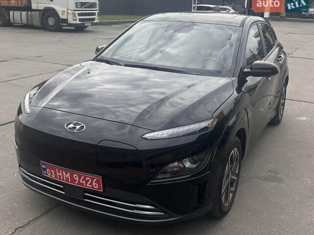 Черный Хендай Kona, объемом двигателя 0 л и пробегом 42 тыс. км за 18500 $, фото 1 на Automoto.ua