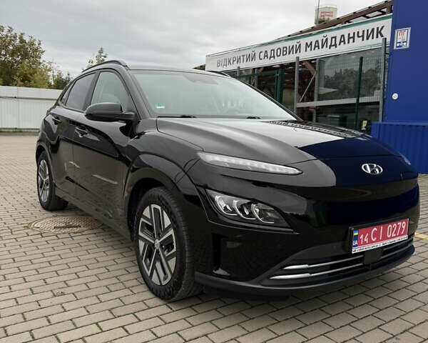 Черный Хендай Kona, объемом двигателя 0 л и пробегом 156 тыс. км за 19800 $, фото 1 на Automoto.ua