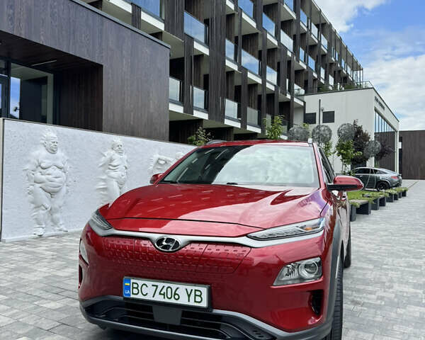 Красный Хендай Kona, объемом двигателя 0 л и пробегом 93 тыс. км за 18200 $, фото 1 на Automoto.ua