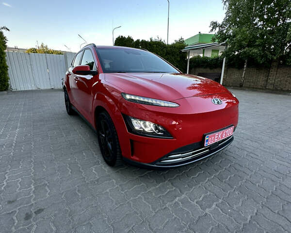 Красный Хендай Kona, объемом двигателя 0 л и пробегом 9 тыс. км за 20499 $, фото 1 на Automoto.ua