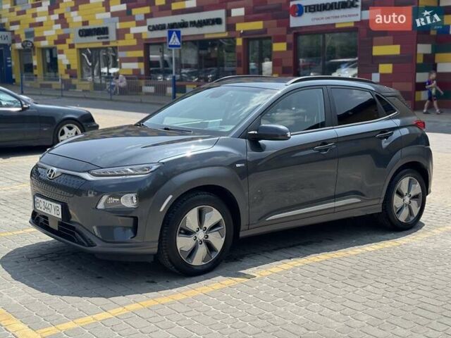 Серый Хендай Kona, объемом двигателя 0 л и пробегом 82 тыс. км за 22000 $, фото 1 на Automoto.ua