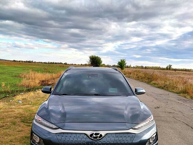Сірий Хендай Kona, об'ємом двигуна 0 л та пробігом 109 тис. км за 17500 $, фото 1 на Automoto.ua