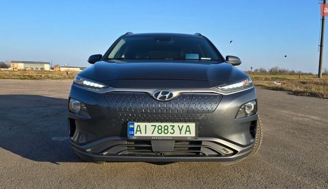 Серый Хендай Kona, объемом двигателя 0 л и пробегом 190 тыс. км за 17900 $, фото 1 на Automoto.ua