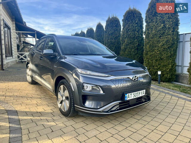 Серый Хендай Kona, объемом двигателя 0 л и пробегом 95 тыс. км за 17500 $, фото 1 на Automoto.ua